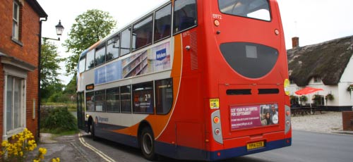 ônibus de Avebury até Swindon