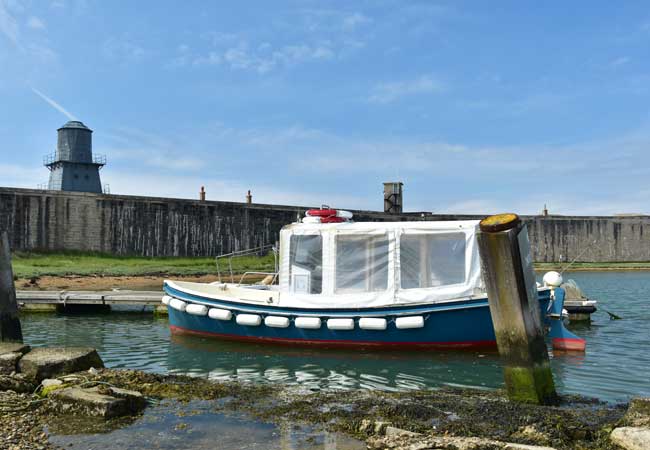 Il traghetto per Keyhaven in attesa all’Hurst Castle 