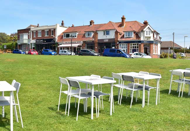 Milford-on-Sea village green