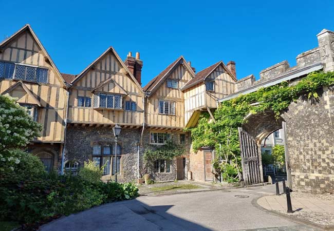 Porte du prieuré et porte du roi winchester