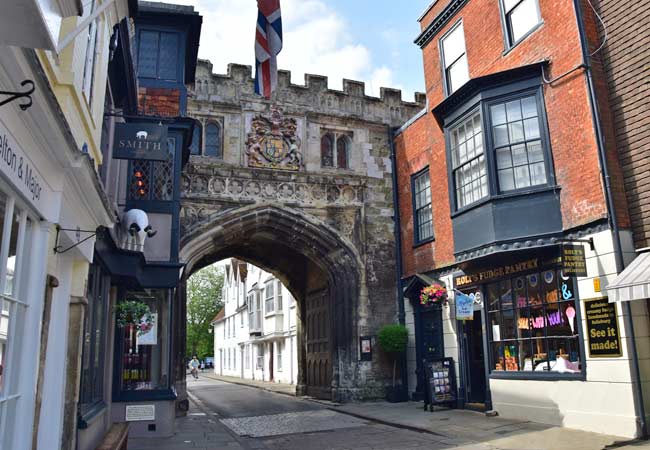 High Street puerta Salisbury